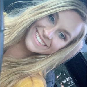 Meet your Posher, Briana